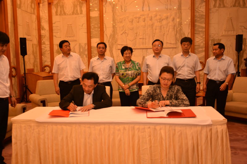 濮阳市与中国电子商会签署大数据智慧生态园建设合作协议